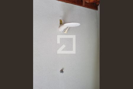 Casa à venda com 200m², 3 quartos e 2 vagas Casa à venda com 200m², 3 quartos e 2 vagasBanheiro Quintal