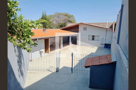 Casa à venda com 200m², 3 quartos e 2 vagas Casa à venda com 200m², 3 quartos e 2 vagasÁrea externa