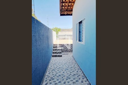 Casa à venda com 200m², 3 quartos e 2 vagas Casa à venda com 200m², 3 quartos e 2 vagasCorredor Lateral