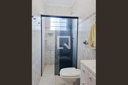 Casa à venda com 200m², 3 quartos e 2 vagas Casa à venda com 200m², 3 quartos e 2 vagasBanheiro