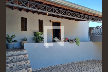 Casa à venda com 200m², 3 quartos e 2 vagas Casa à venda com 200m², 3 quartos e 2 vagasÁrea externa