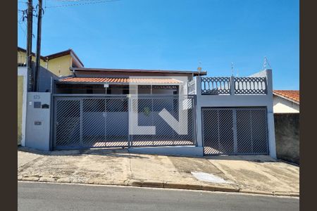 Casa à venda com 200m², 3 quartos e 2 vagas Casa à venda com 200m², 3 quartos e 2 vagasFachada