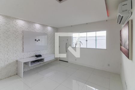 Sala de casa de condomínio para alugar com 3 quartos, 140m² em Recreio dos Bandeirantes, Rio de Janeiro