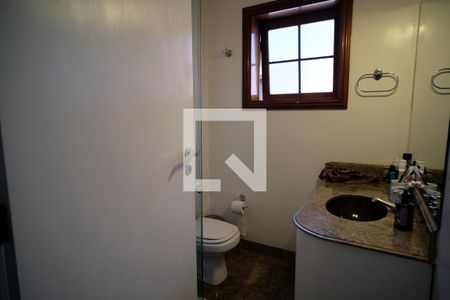 Casa à venda com 450m², 5 quartos e 3 vagasBanheiro da Suíte 2