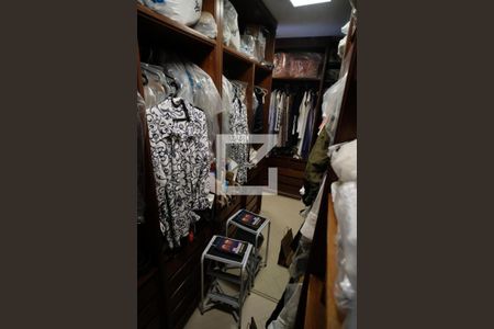 Casa à venda com 450m², 5 quartos e 3 vagasCloset da suíte 3