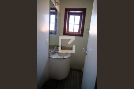 Casa à venda com 450m², 5 quartos e 3 vagasBanheiro de serviço