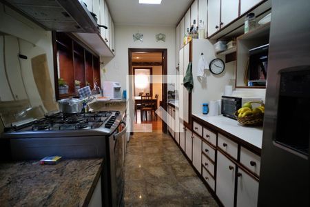 Casa à venda com 450m², 5 quartos e 3 vagasCozinha