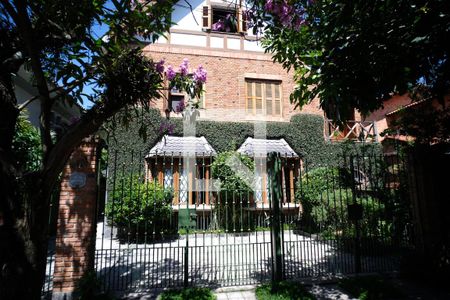 Casa à venda com 450m², 5 quartos e 3 vagasFachada