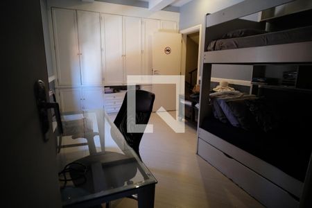 Casa à venda com 450m², 5 quartos e 3 vagasQuarto de Serviço