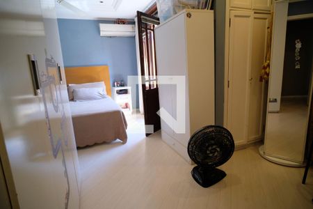 Casa à venda com 450m², 5 quartos e 3 vagasQuarto 2 - Suíte