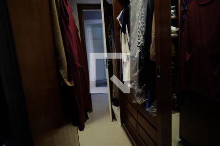 Casa à venda com 450m², 5 quartos e 3 vagasCloset da suíte 3