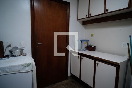 Casa à venda com 450m², 5 quartos e 3 vagasÁrea de Serviço