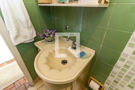 Casa à venda com 111m², 2 quartos e 2 vagasBanheiro Social