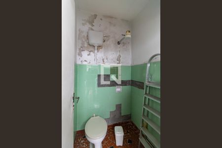 Casa à venda com 111m², 2 quartos e 2 vagasBanheiro de Serviço