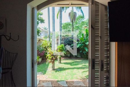 Casa à venda com 493m², 4 quartos e 4 vagas Casa à venda com 493m², 4 quartos e 4 vagasVista da Suíte 1