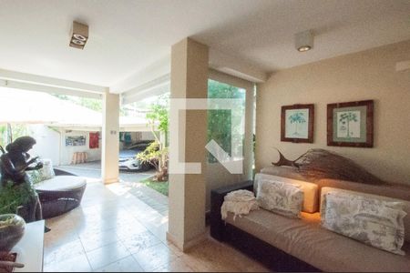 Casa à venda com 493m², 4 quartos e 4 vagas Casa à venda com 493m², 4 quartos e 4 vagasVaranda da Sala