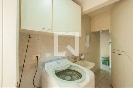 Casa à venda com 493m², 4 quartos e 4 vagas Casa à venda com 493m², 4 quartos e 4 vagasÁrea de Serviço