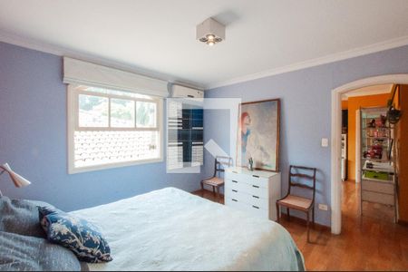 Casa à venda com 493m², 4 quartos e 4 vagas Casa à venda com 493m², 4 quartos e 4 vagasSuíte Anexa - Quarto