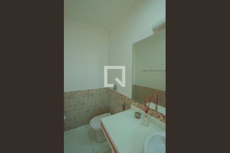 Casa à venda com 493m², 4 quartos e 4 vagas Casa à venda com 493m², 4 quartos e 4 vagasSuíte Anexa - Banheiro