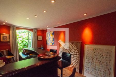 Casa à venda com 493m², 4 quartos e 4 vagas Casa à venda com 493m², 4 quartos e 4 vagasBar