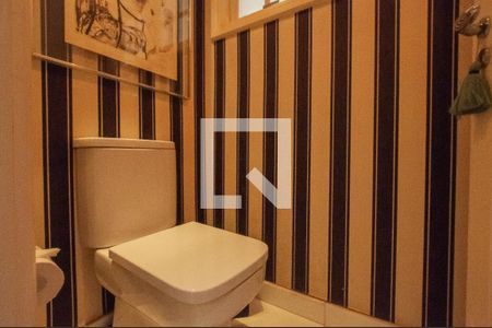 Casa à venda com 493m², 4 quartos e 4 vagas Casa à venda com 493m², 4 quartos e 4 vagasLavabo