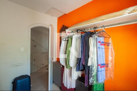 Casa à venda com 493m², 4 quartos e 4 vagas Casa à venda com 493m², 4 quartos e 4 vagasQuarto de Serviço 2