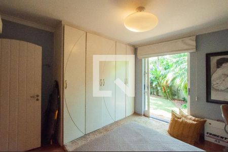 Casa à venda com 493m², 4 quartos e 4 vagas Casa à venda com 493m², 4 quartos e 4 vagasSuíte 2