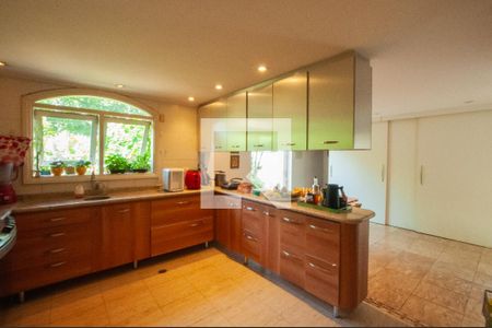 Casa à venda com 493m², 4 quartos e 4 vagas Casa à venda com 493m², 4 quartos e 4 vagasCozinha