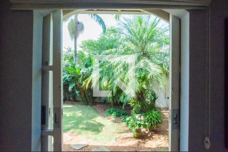 Casa à venda com 493m², 4 quartos e 4 vagas Casa à venda com 493m², 4 quartos e 4 vagasVista da Suíte 2