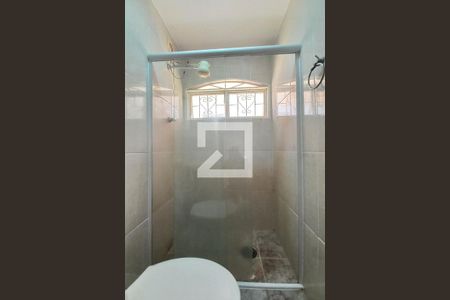 Casa à venda com 185m², 4 quartos e 2 vagasBanheiro