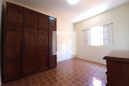 Casa à venda com 185m², 4 quartos e 2 vagasQuarto 2 