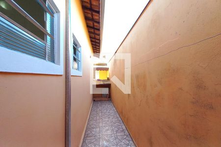 Casa à venda com 185m², 4 quartos e 2 vagasCorredor 