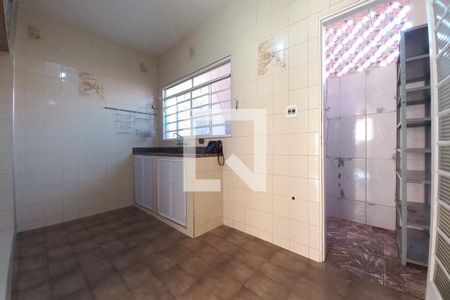 Casa à venda com 185m², 4 quartos e 2 vagasCozinha 