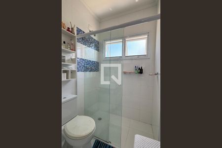 Casa de condomínio à venda com 351m², 3 quartos e 4 vagasBanheiro da Suíte 2