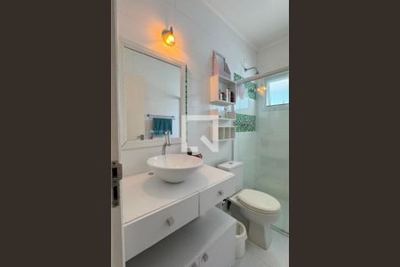 Casa de condomínio à venda com 351m², 3 quartos e 4 vagasBanheiro da Suíte 3