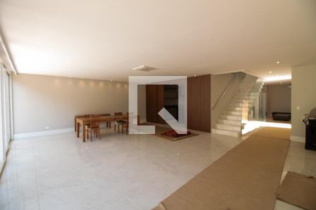 Sala de casa à venda com 4 quartos, 770m² em Granja Julieta, São Paulo
