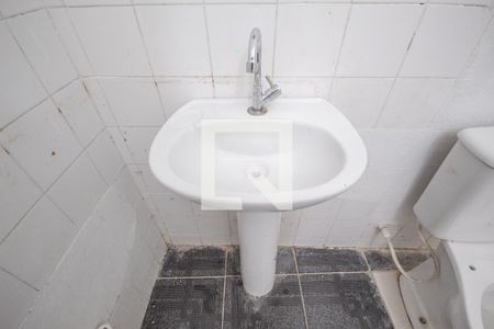 Banheiro de casa para alugar com 1 quarto, 63m² em Jardim Roberto, Osasco