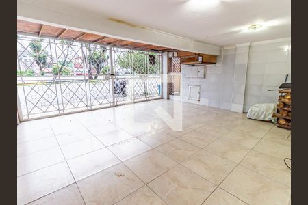 Casa à venda com 228m², 3 quartos e 2 vagas Casa à venda com 228m², 3 quartos e 2 vagasGaragem