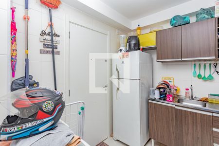 Cozinha de apartamento para alugar com 2 quartos, 32m² em Parque Fongaro, São Paulo