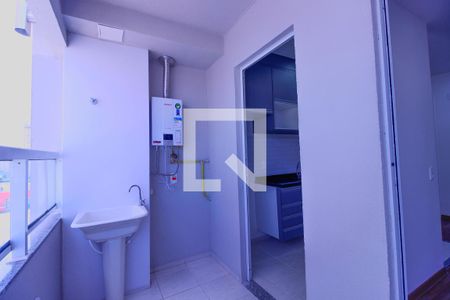 varanda Sala e área de serviço de apartamento para alugar com 2 quartos, 45m² em Vila Esperança, São Paulo