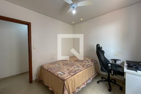 Apartamento à venda com 211m², 4 quartos e 3 vagasQuarto 2