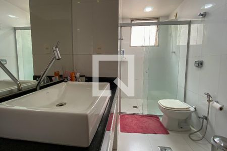 Apartamento à venda com 211m², 4 quartos e 3 vagasBanheiro