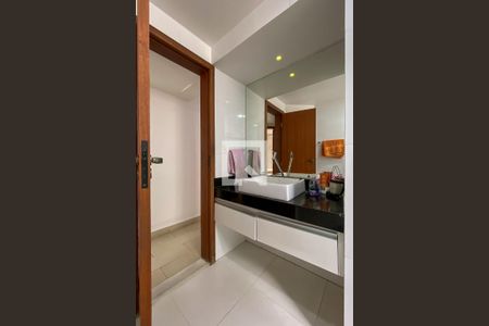 Apartamento à venda com 211m², 4 quartos e 3 vagasBanheiro