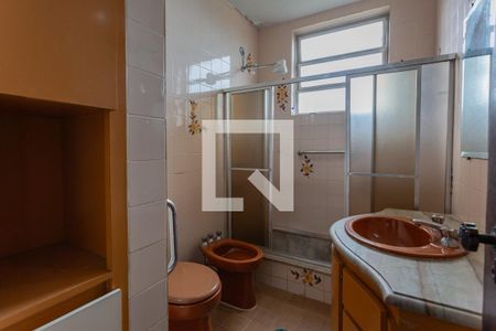 Casa à venda com 477m², 4 quartos e 4 vagasBanheiro