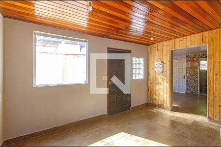 Sala 2 de casa para alugar com 3 quartos, 200m² em Campo Novo, Porto Alegre