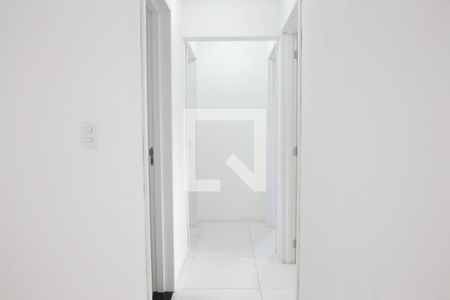 Corredor de apartamento para alugar com 3 quartos, 77m² em Vila Bocaina, Mauá