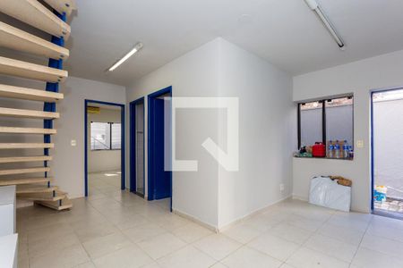 Casa para alugar com 319m², 4 quartos e 6 vagasSala