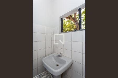 Casa à venda com 319m², 4 quartos e 6 vagasBanheiro Edícula