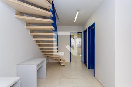 Casa à venda com 319m², 4 quartos e 6 vagasSala