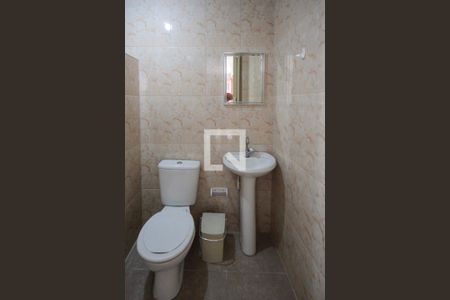 Banheiro serviço de casa para alugar com 3 quartos, 150m² em Jardim Independência (são Paulo), São Paulo